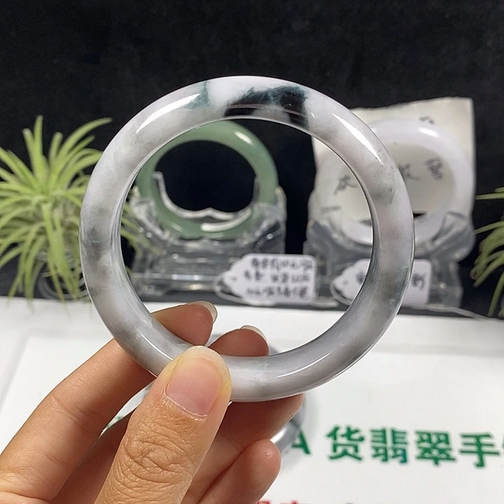 未镶嵌手镯翡翠89号。58.6圈