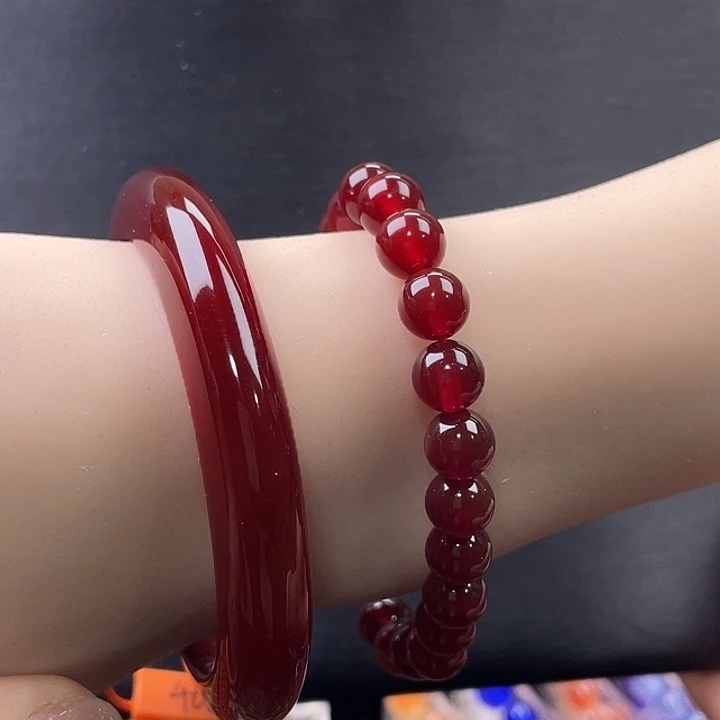 玛瑙/玉髓未镶嵌手镯一套，镯子55.5手链卡8