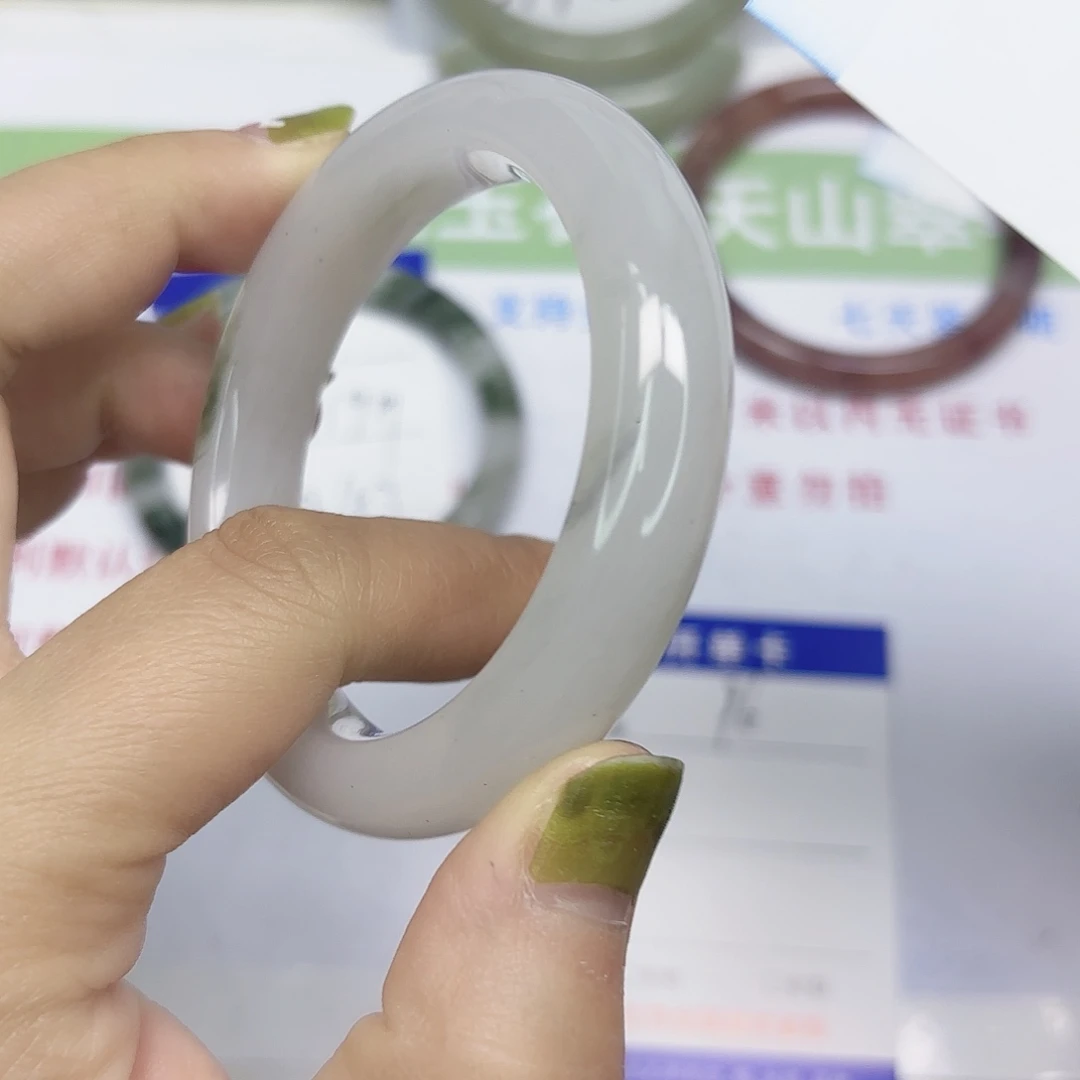 石英质玉未镶嵌手镯96/5352