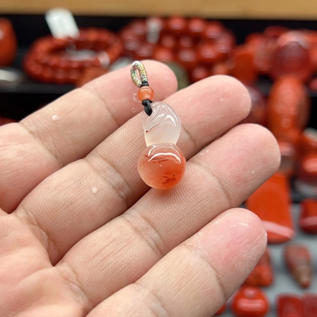 南红玛瑙配饰未镶嵌