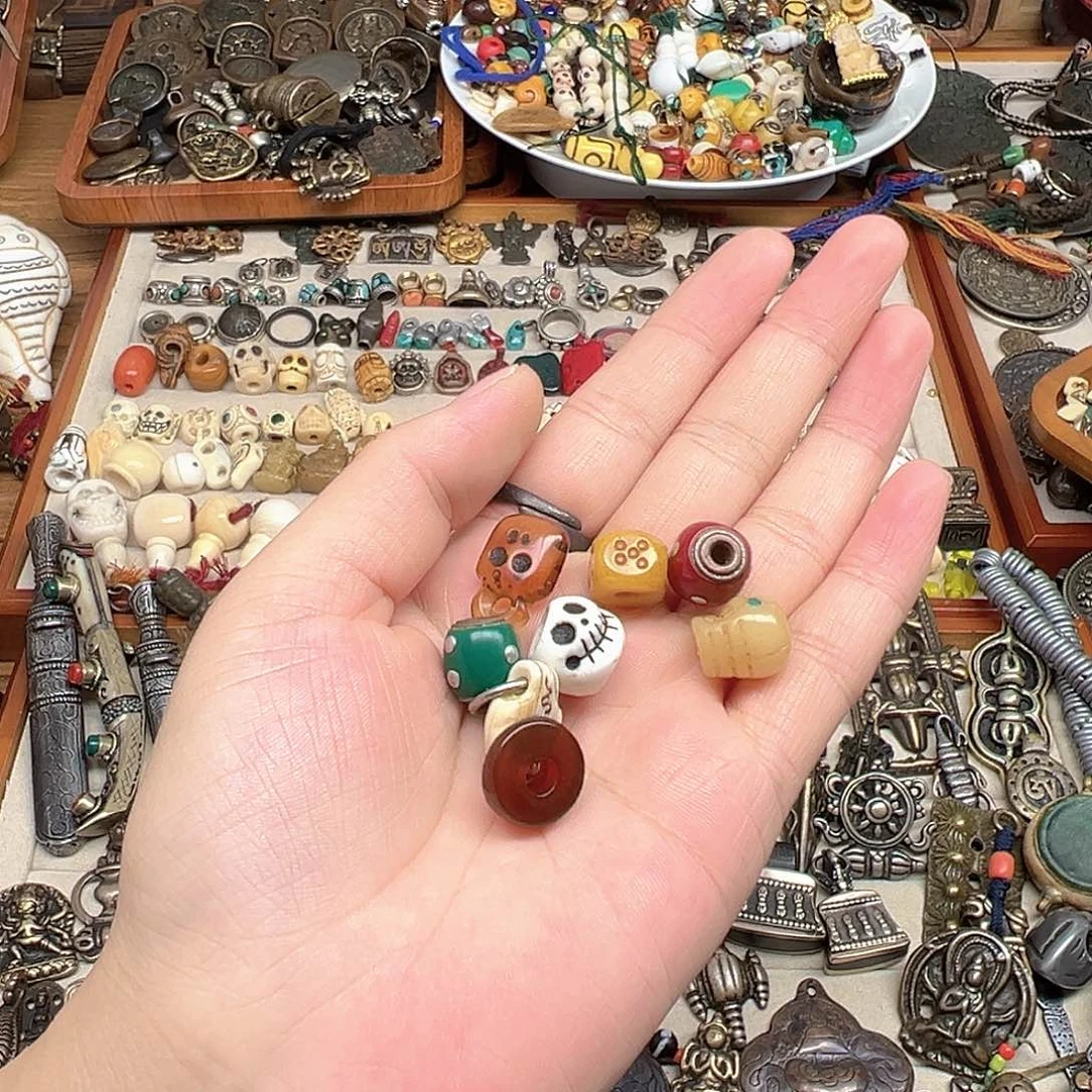 夏***野铜铁合金类藏地精美配饰