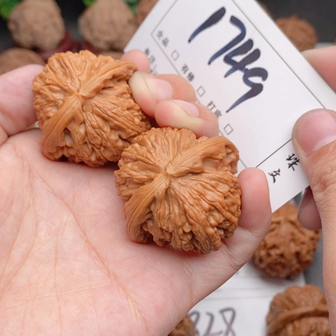 吊坠文玩核桃40白狮，子1749