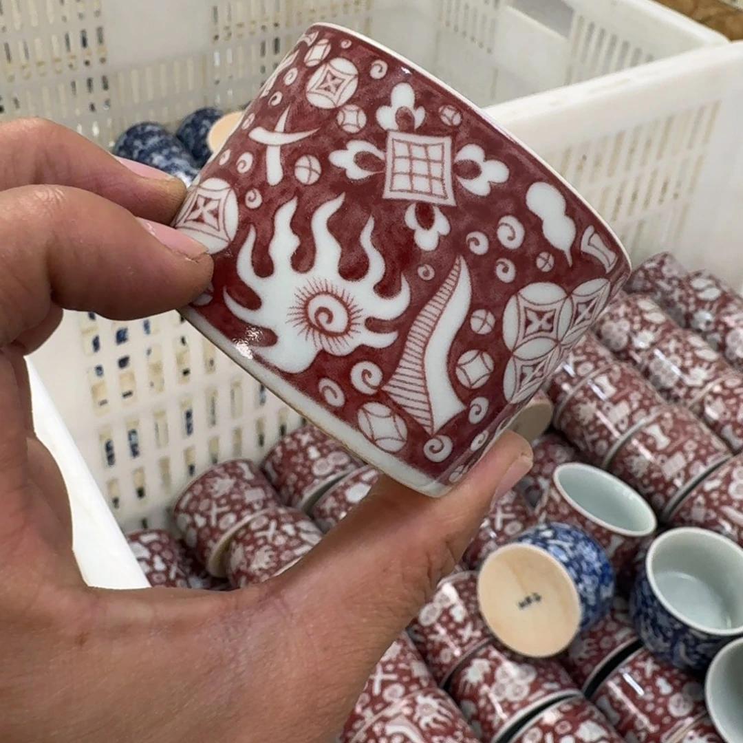 摆件陶釉里红八宝小直口杯