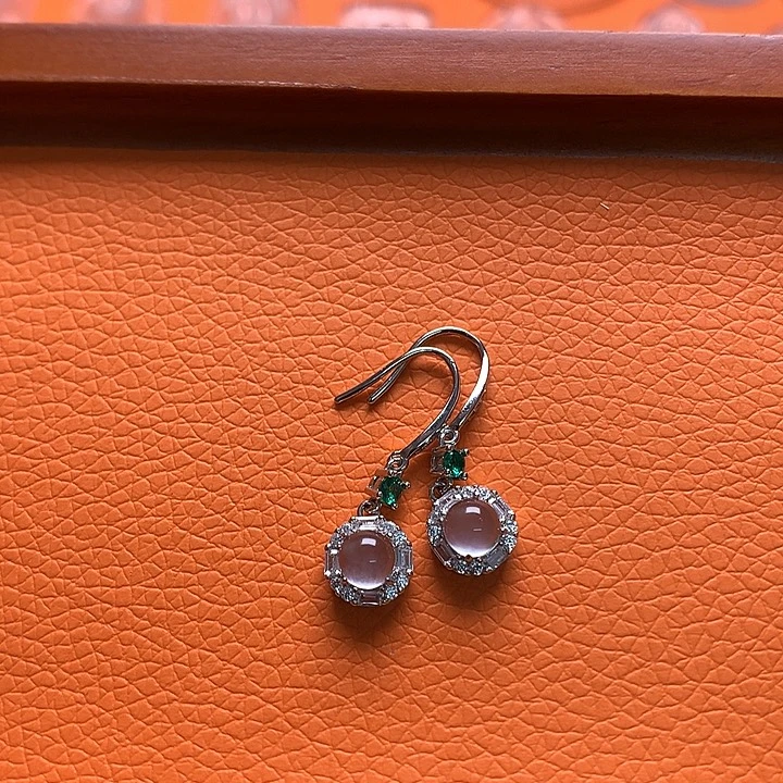 石英质玉合金颈饰