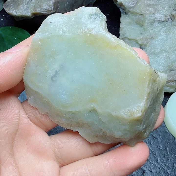未镶嵌和田玉（糖玉）珠宝奇石