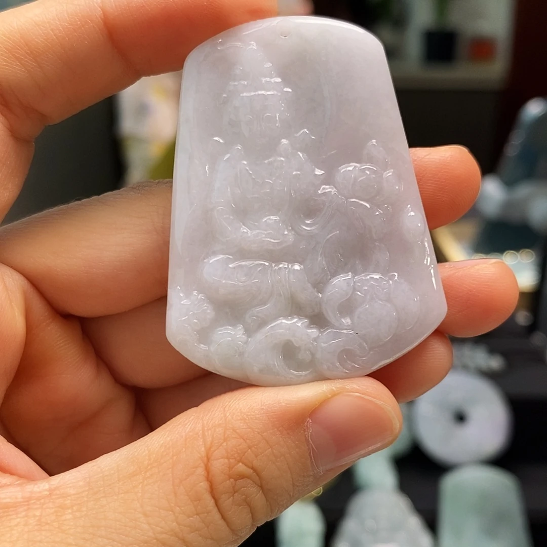 翡翠未镶嵌颈饰观音