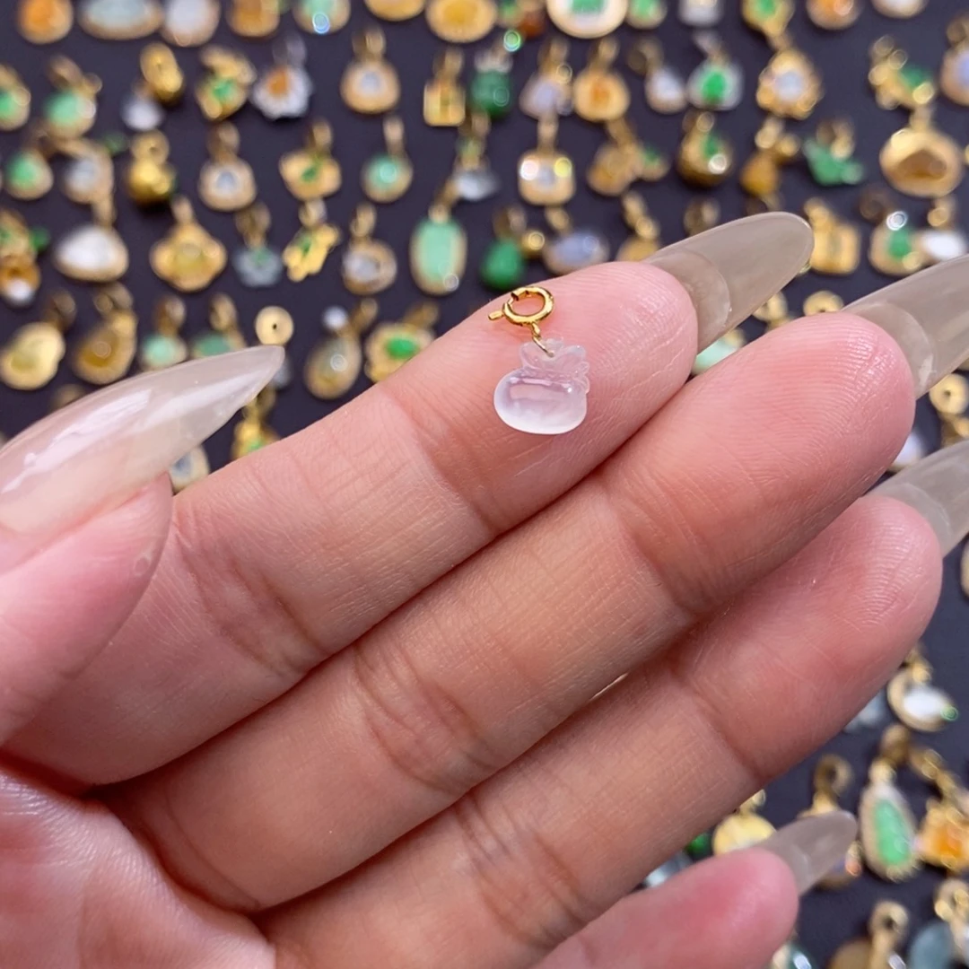 翡翠18K金镶嵌颈饰翡翠