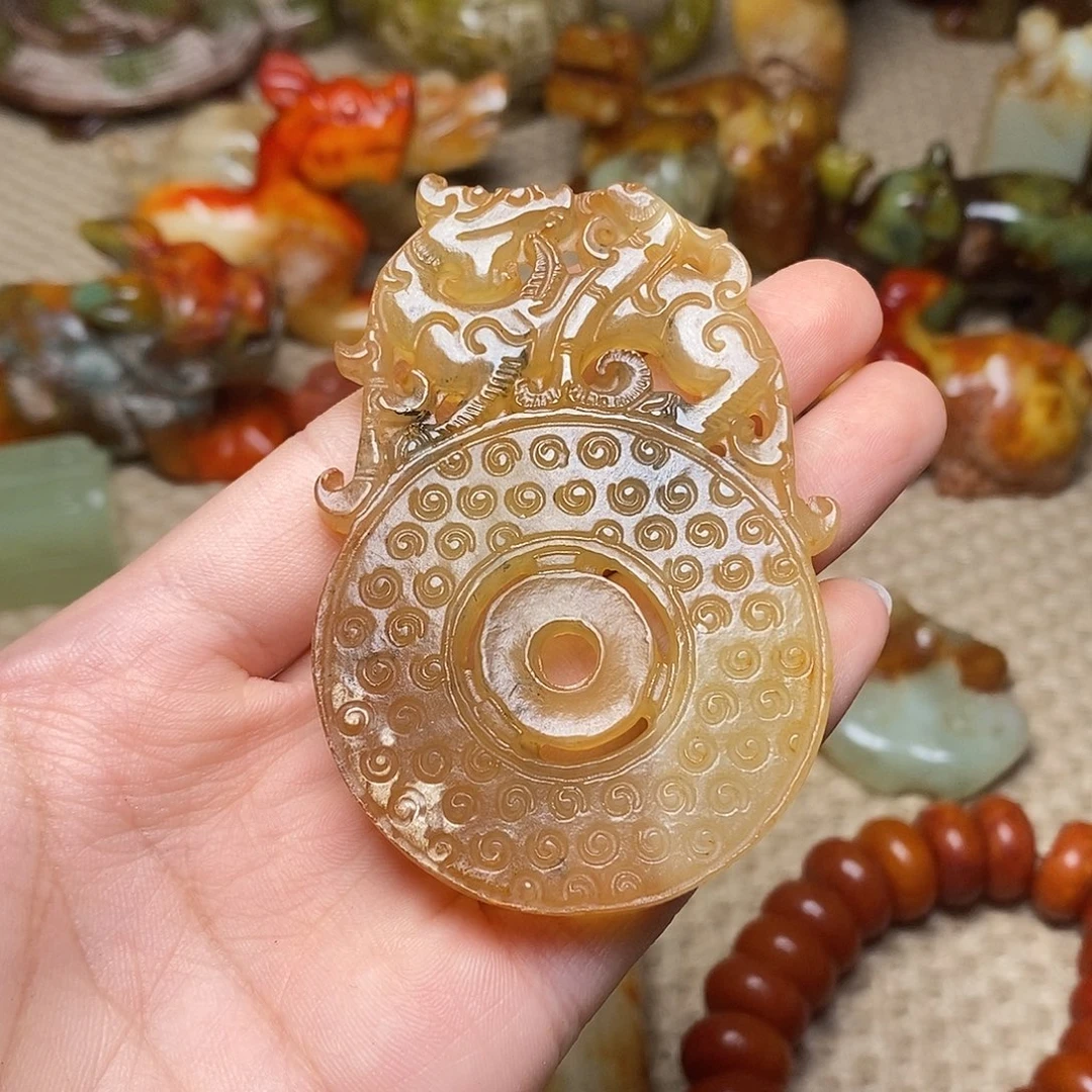蛇纹石玉未镶嵌颈饰