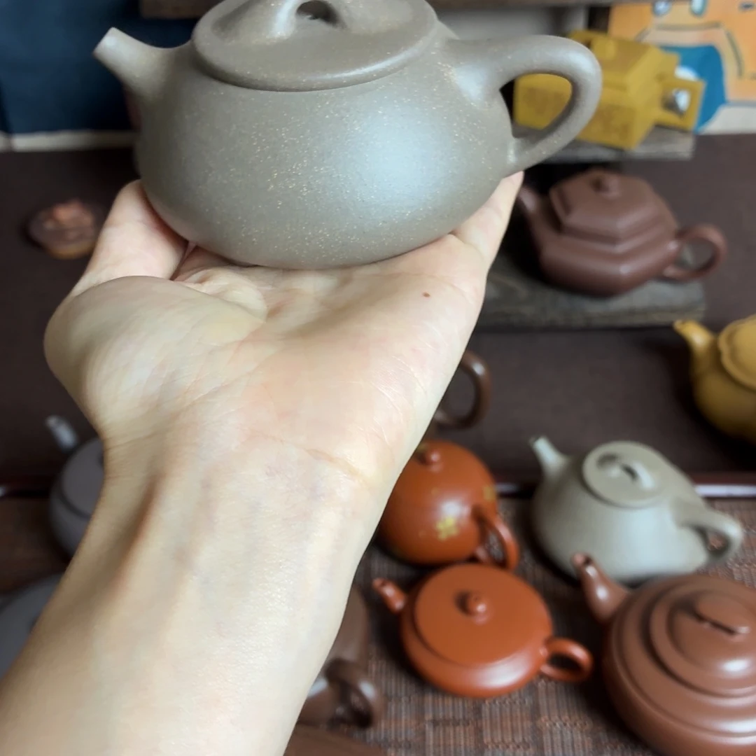 茶壶紫砂紫砂壶。瑕疵。