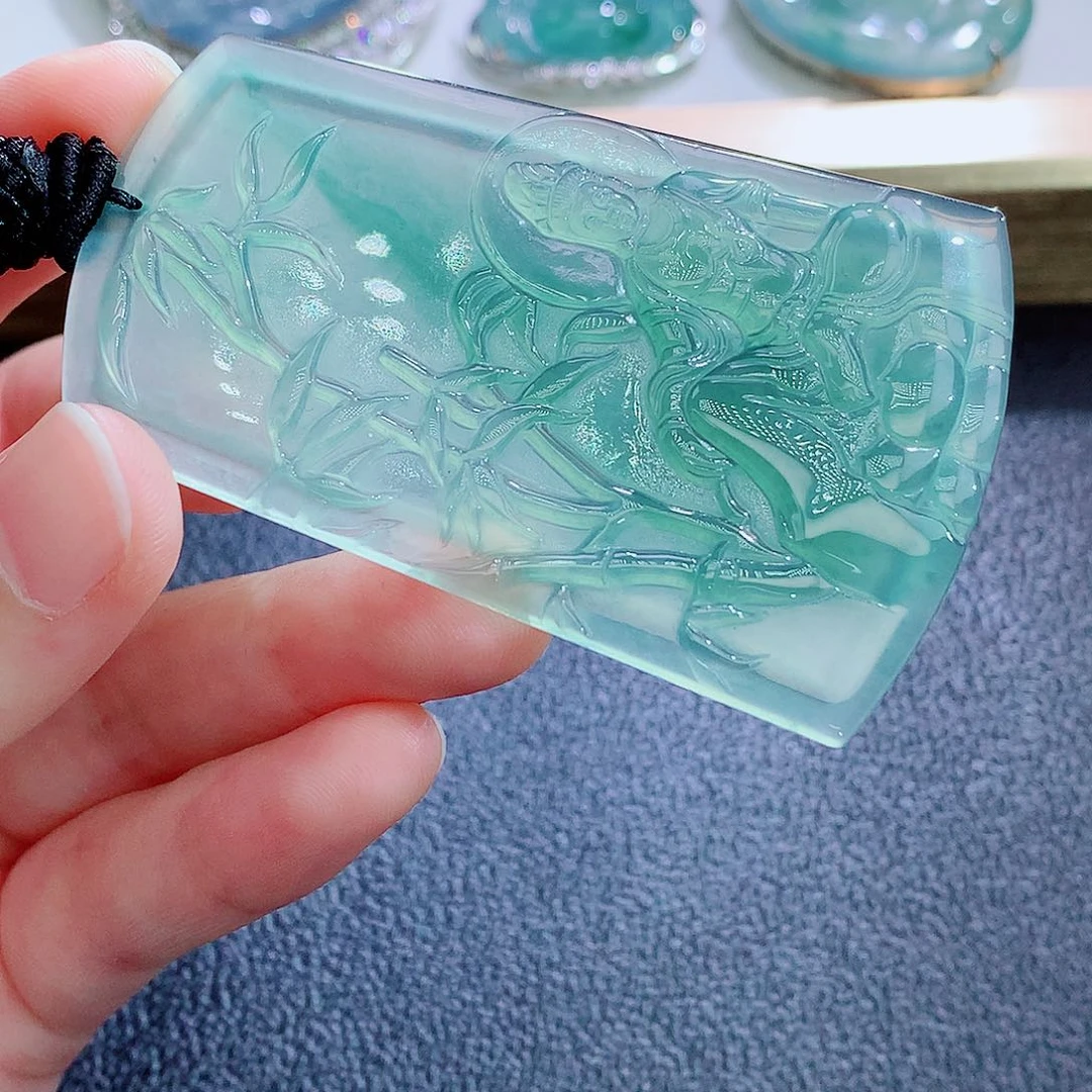 翡翠未镶嵌颈饰翡翠