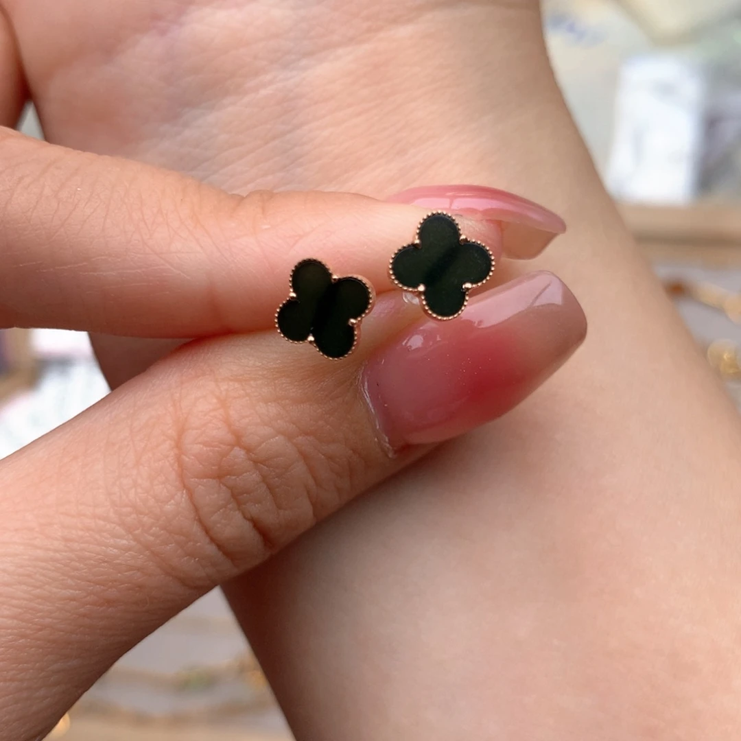 18K金镶嵌挂件翡翠