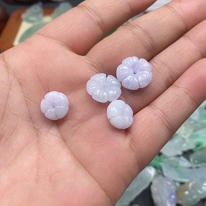 吊坠(不含链)未镶嵌翡翠一个60