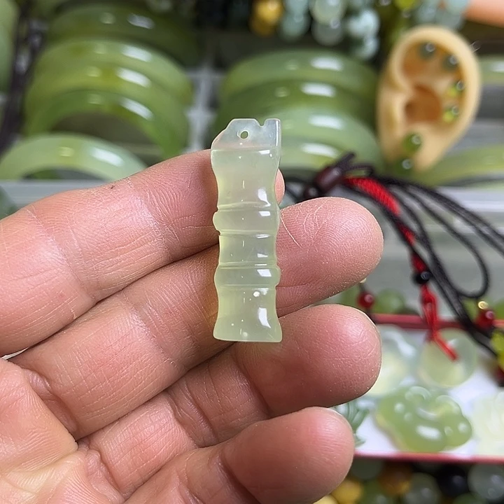 合金蛇纹石玉颈饰