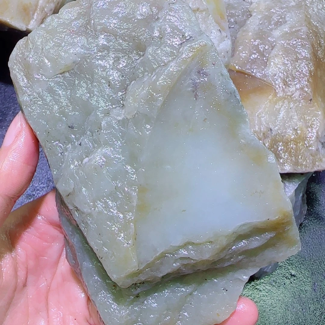 和田玉未镶嵌珠宝半成品