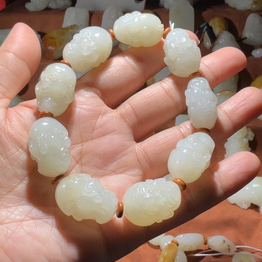 ****知和田玉未镶嵌颈饰