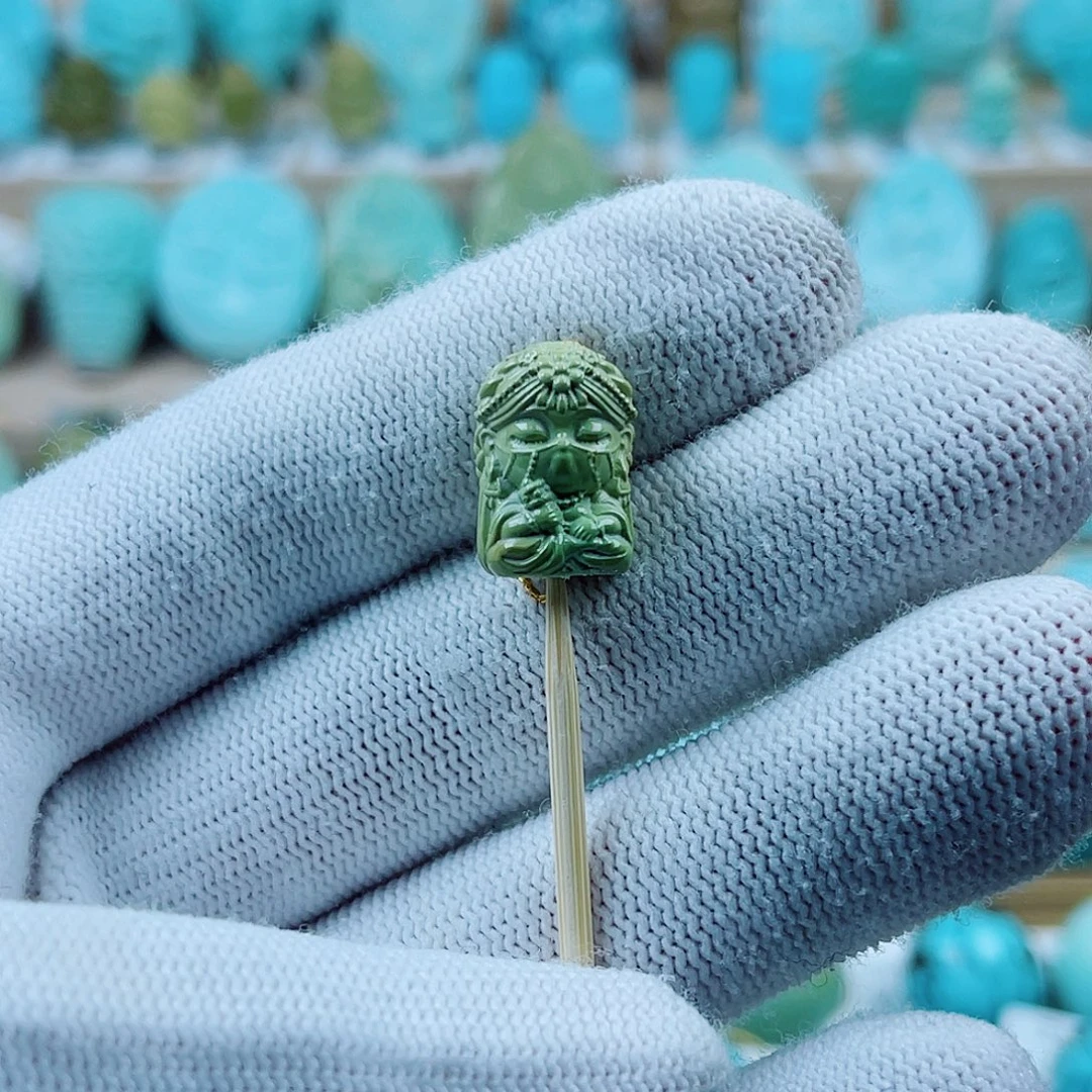 绿松石未镶嵌珠宝奇石