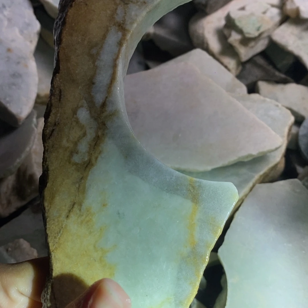 颈饰未镶嵌翡翠天然