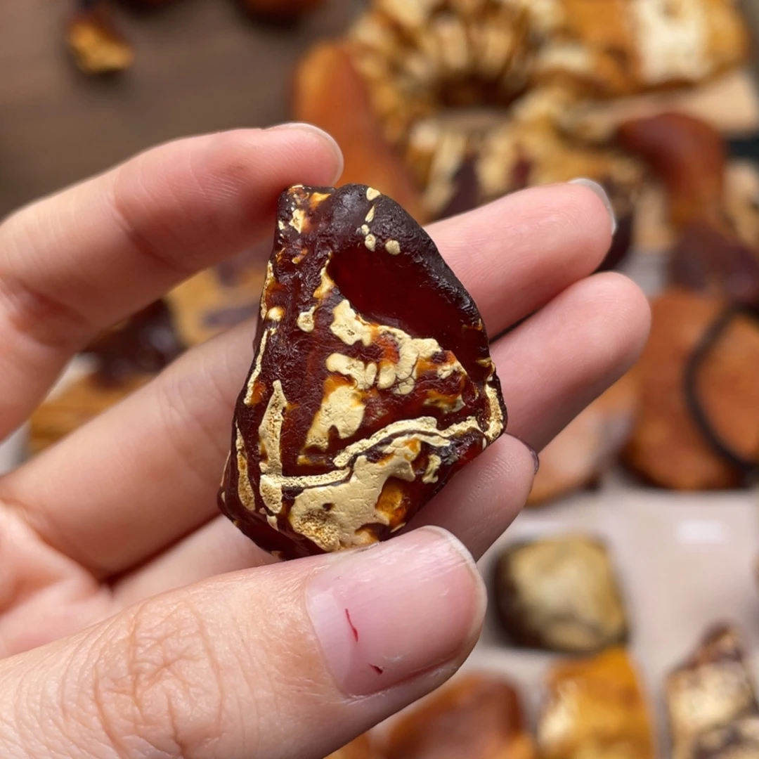 琥珀未镶嵌珠宝奇石