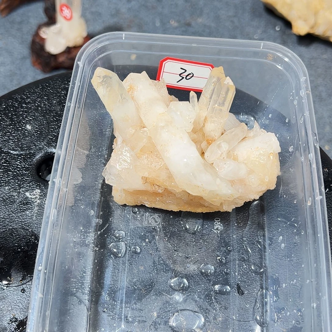 H***M未镶嵌水晶珠宝半成品