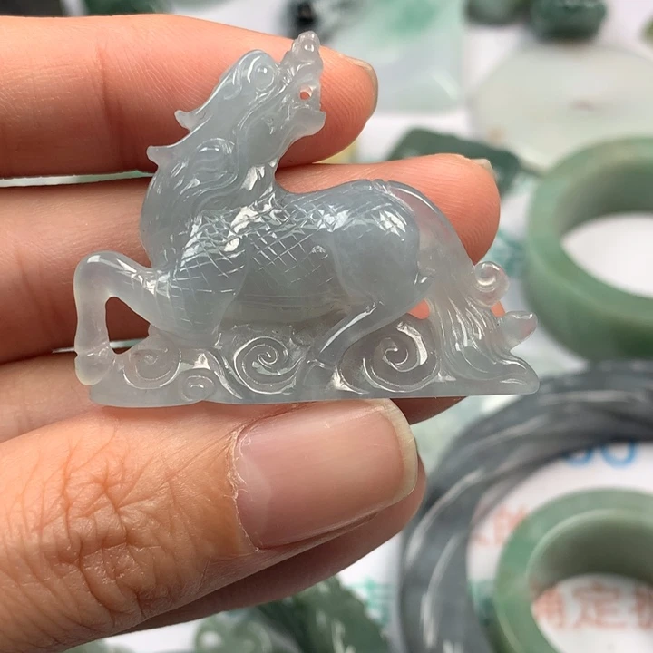 翡翠未镶嵌颈饰翡翠