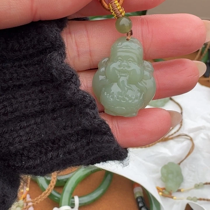 和田玉未镶嵌颈饰冉冉