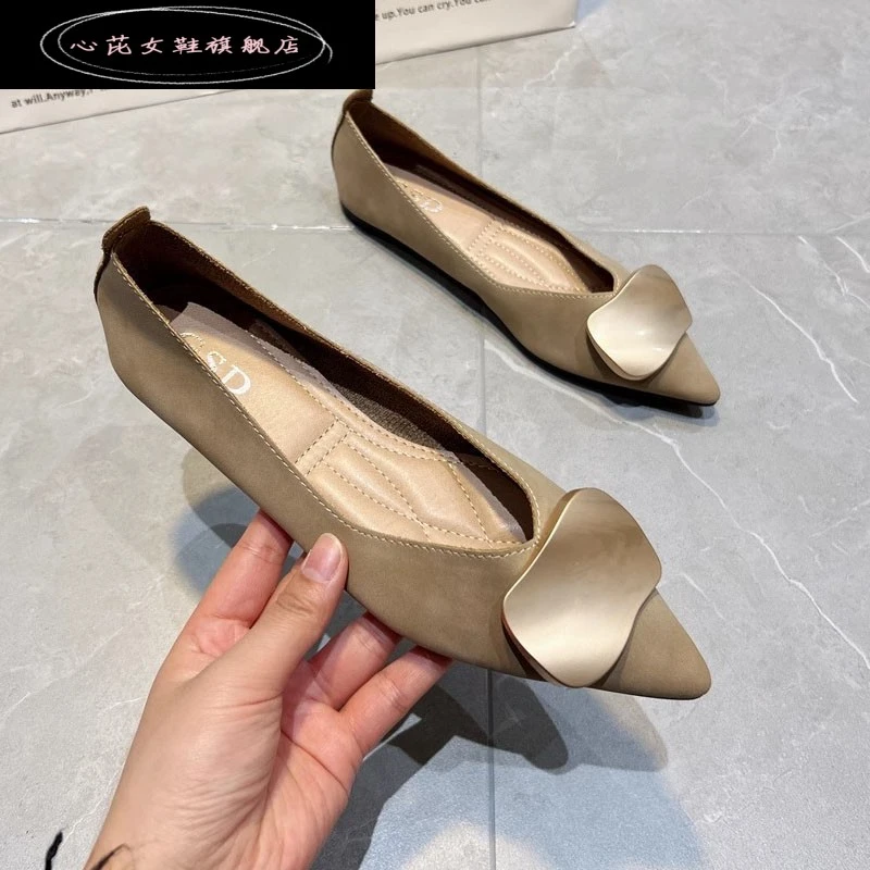 心芘2025新款法式尖头单鞋女2025夏季新款软底浅口时尚潮流平底鞋