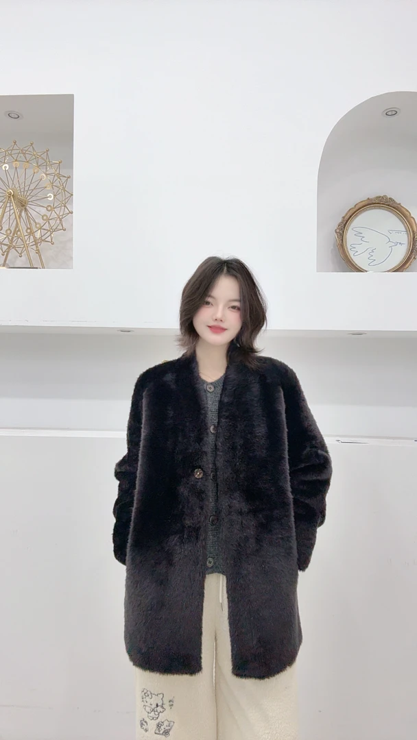 2025冬季新款拉贡皮毛一体外套女款V领高级LG0525