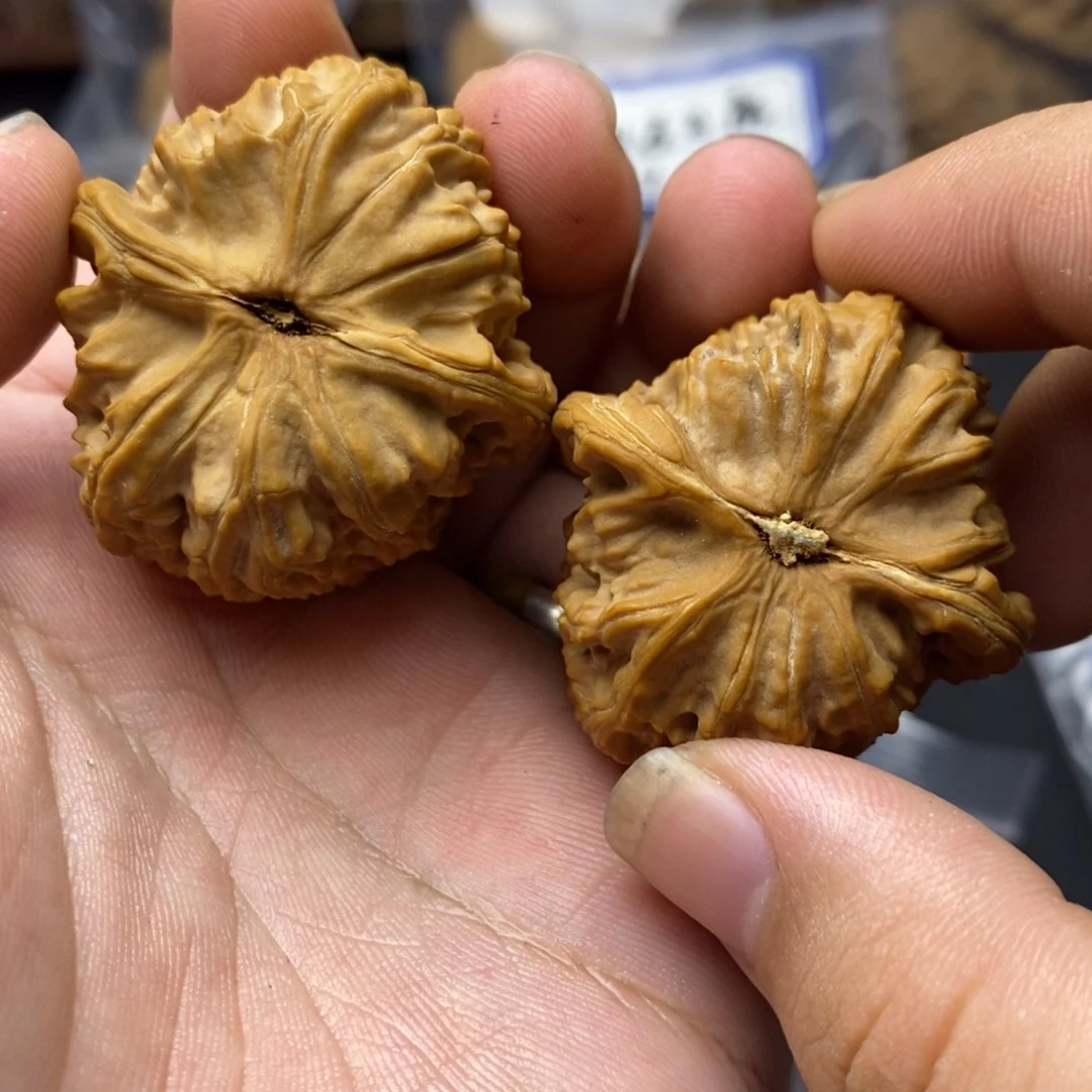 A***亮文玩核桃吊坠38全品白狮子