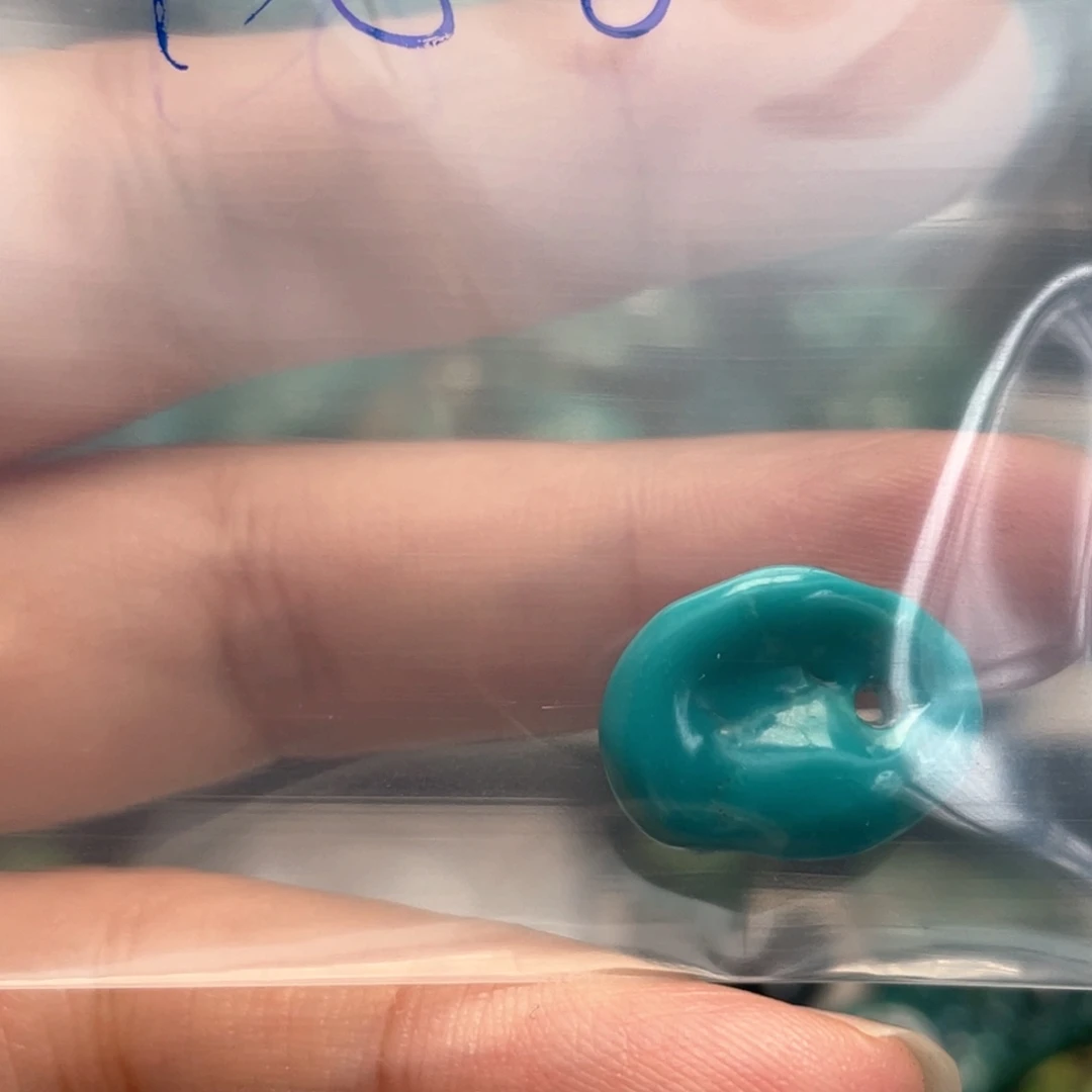 临***飞绿松石未镶嵌颈饰