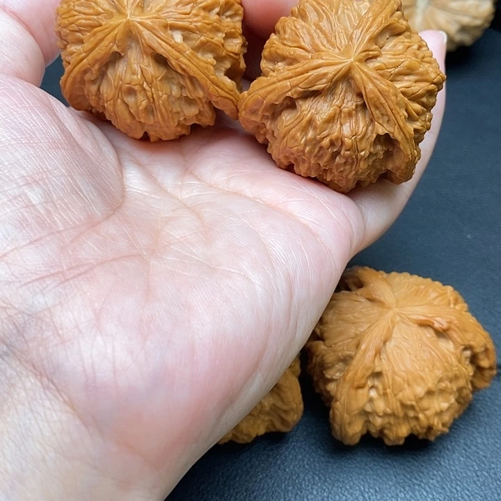 泰***…把件文玩核桃白奔