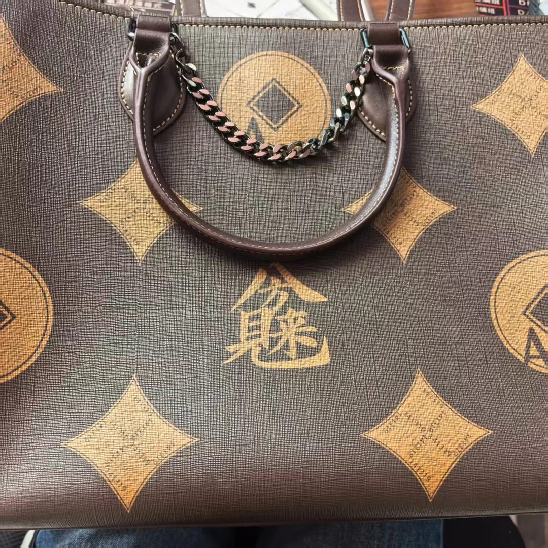 （老银工厂6号店） D1 精品八方来财包挂件