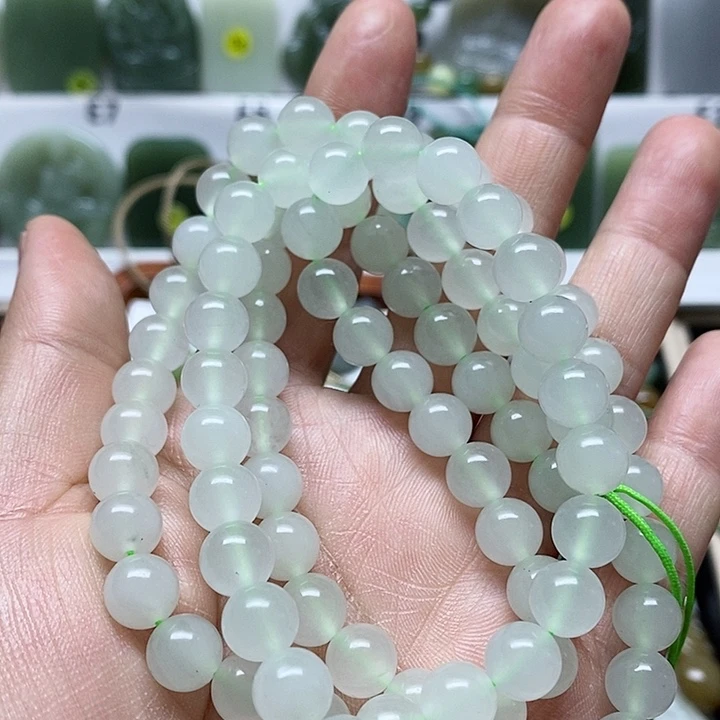 石英质玉颈饰未镶嵌先*