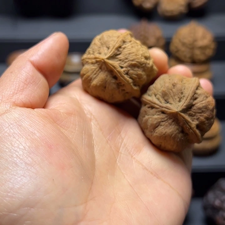 文玩核桃把件L金玉三棱34