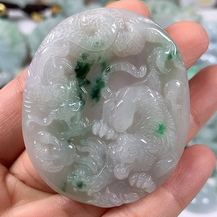 翡翠未镶嵌颈饰玉龙虎牌福利