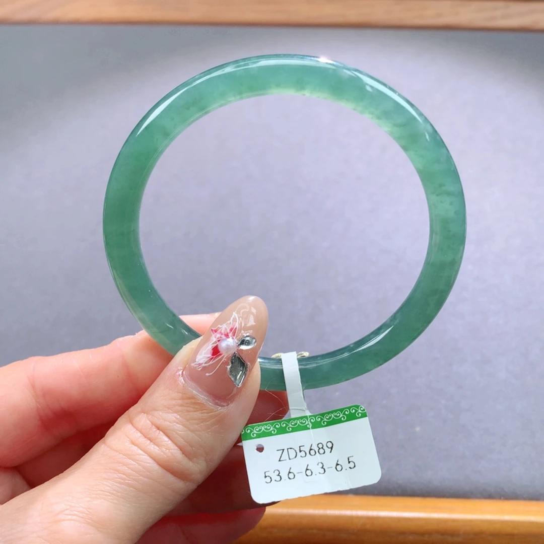 翡翠手镯未镶嵌天然翡翠手镯