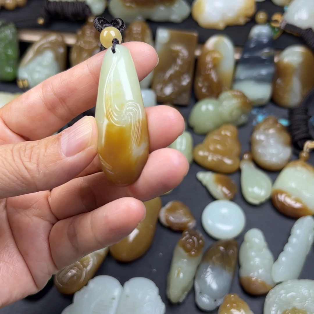 和田玉（糖玉）未镶嵌颈饰