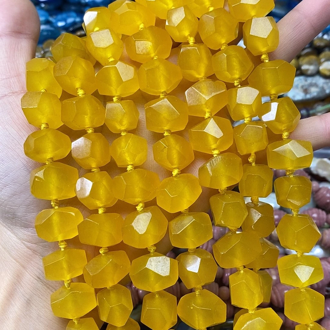 玛瑙/玉髓未镶嵌珠宝半成品黄玉一条