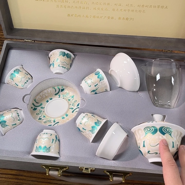 孤品茶具套装等。