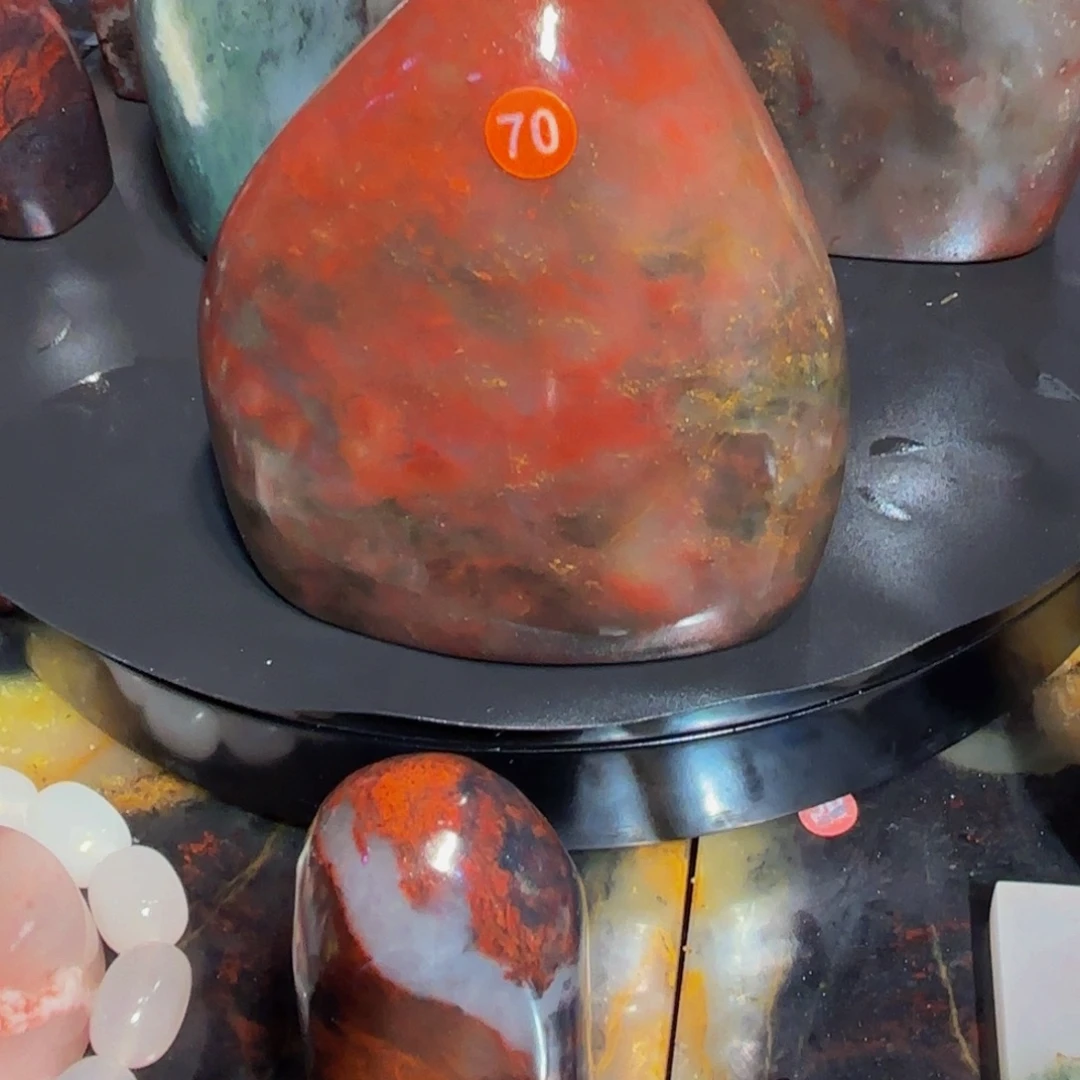 阿***振石材桂林鸡血玉原石摆件