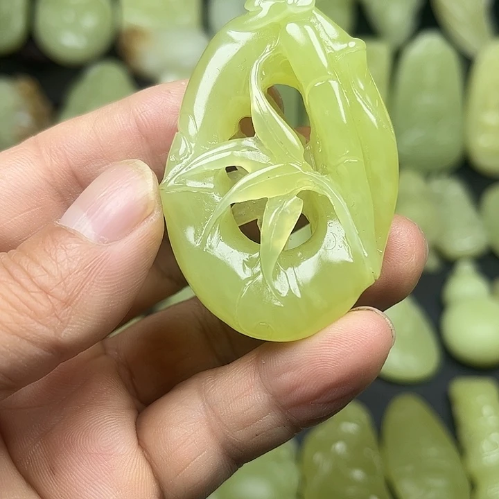 和田玉（糖玉）未镶嵌颈饰