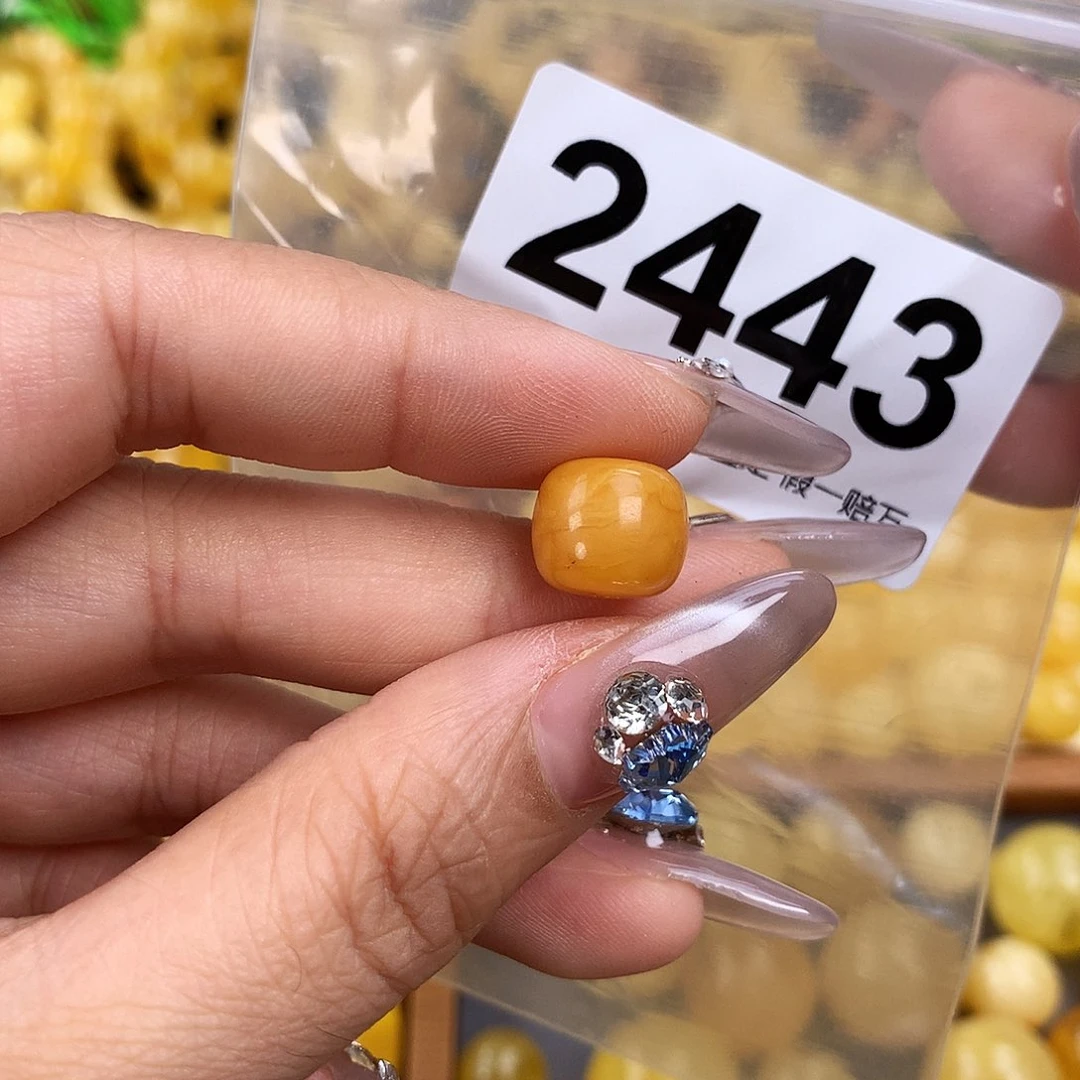 未镶嵌琥珀珠宝奇石12