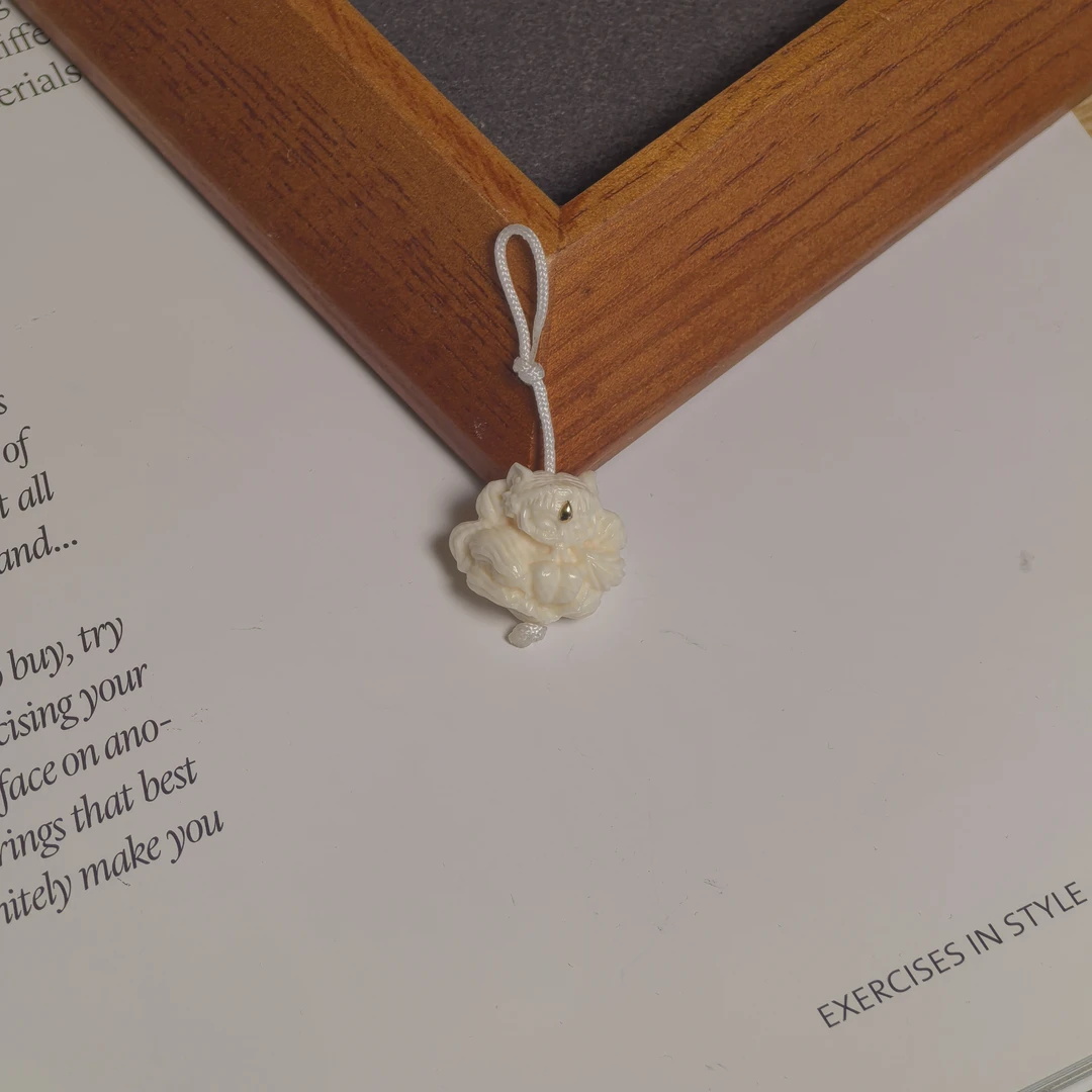 【田老师甄选】13.5×15.5mm天然猛犸牙迷你凤九通孔雕件多样性发一