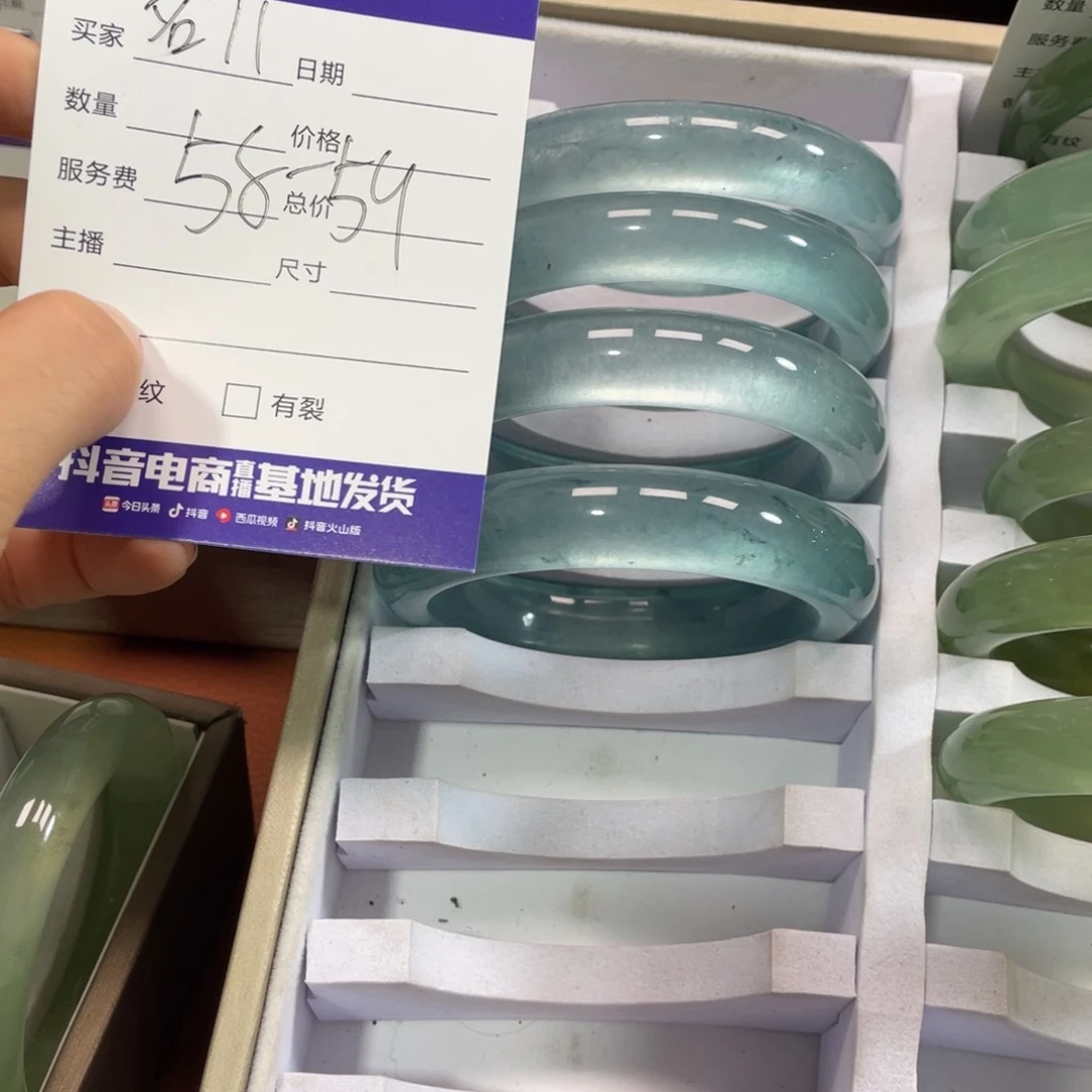 石英岩玉手镯未镶嵌民***人