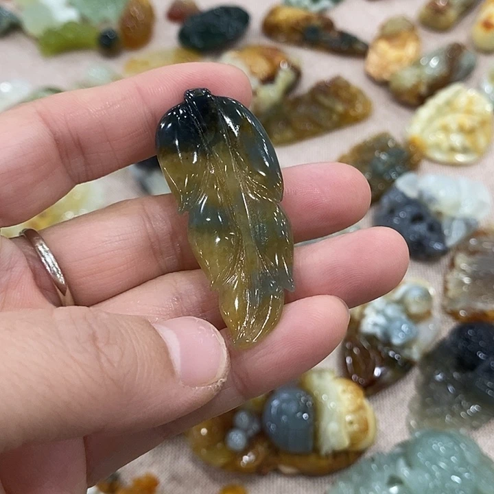 蛇纹石玉合金颈饰
