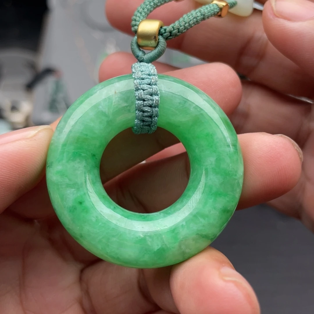 翡翠未镶嵌颈饰吊坠
