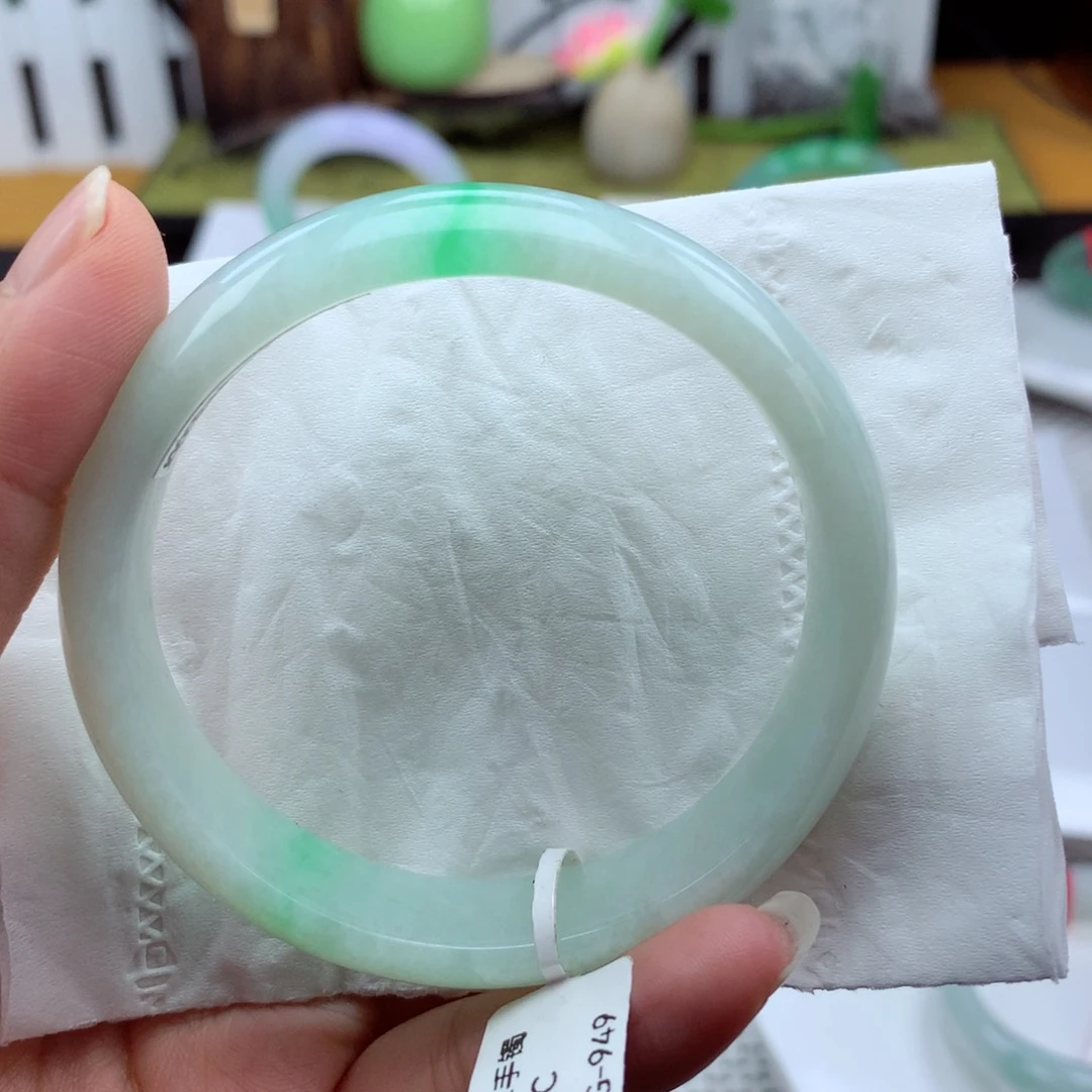 翡翠手镯未镶嵌纯天然07