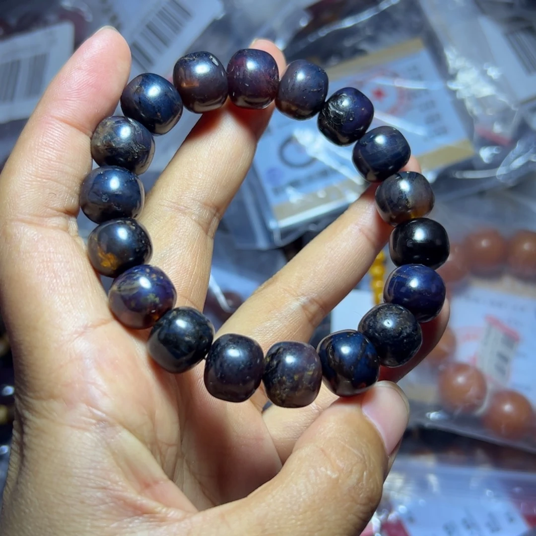 未镶嵌琥珀珠宝奇石180