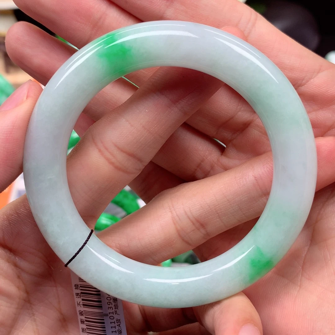 翡翠手镯未镶嵌缅甸翡翠