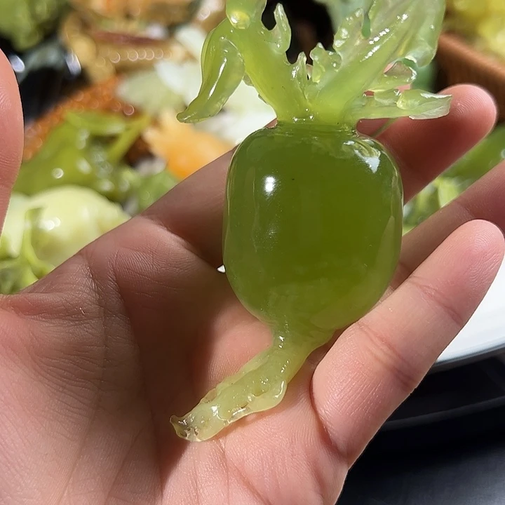 蛇纹石玉未镶嵌珠宝奇石