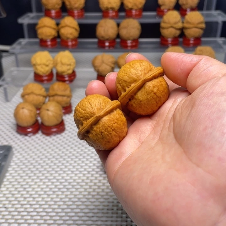 文玩核桃把件18粗筋大屁桃